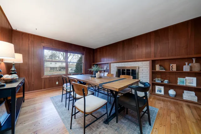 $279,900 | 813 Prestwick Parkway, Rockford, IL 61107