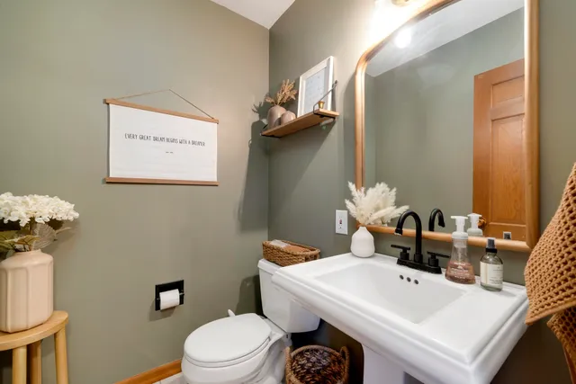 $279,900 | 813 Prestwick Parkway, Rockford, IL 61107