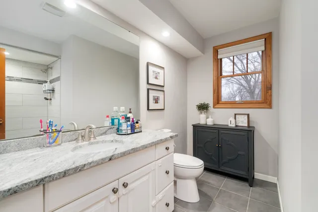 $279,900 | 813 Prestwick Parkway, Rockford, IL 61107