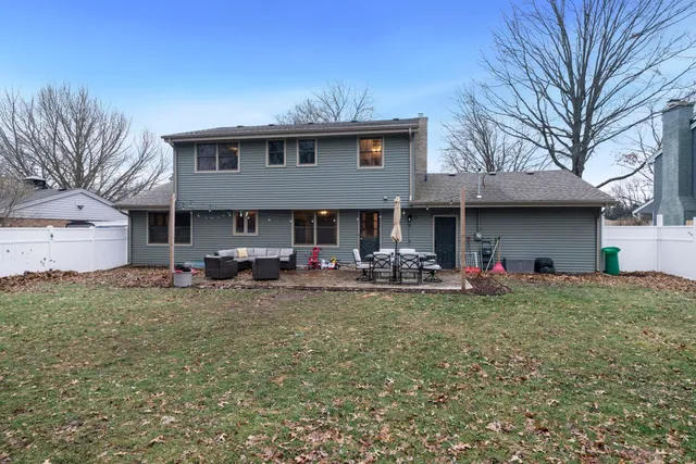 $279,900 | 813 Prestwick Parkway, Rockford, IL 61107