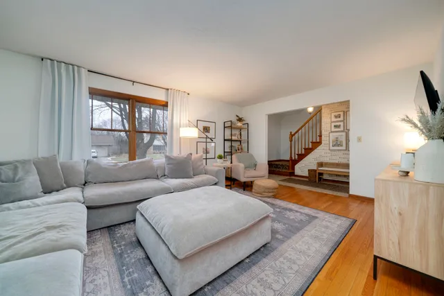 $279,900 | 813 Prestwick Parkway, Rockford, IL 61107