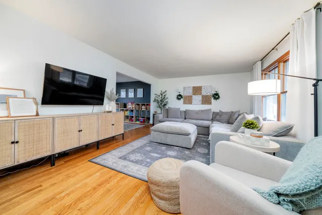 $279,900 | 813 Prestwick Parkway, Rockford, IL 61107