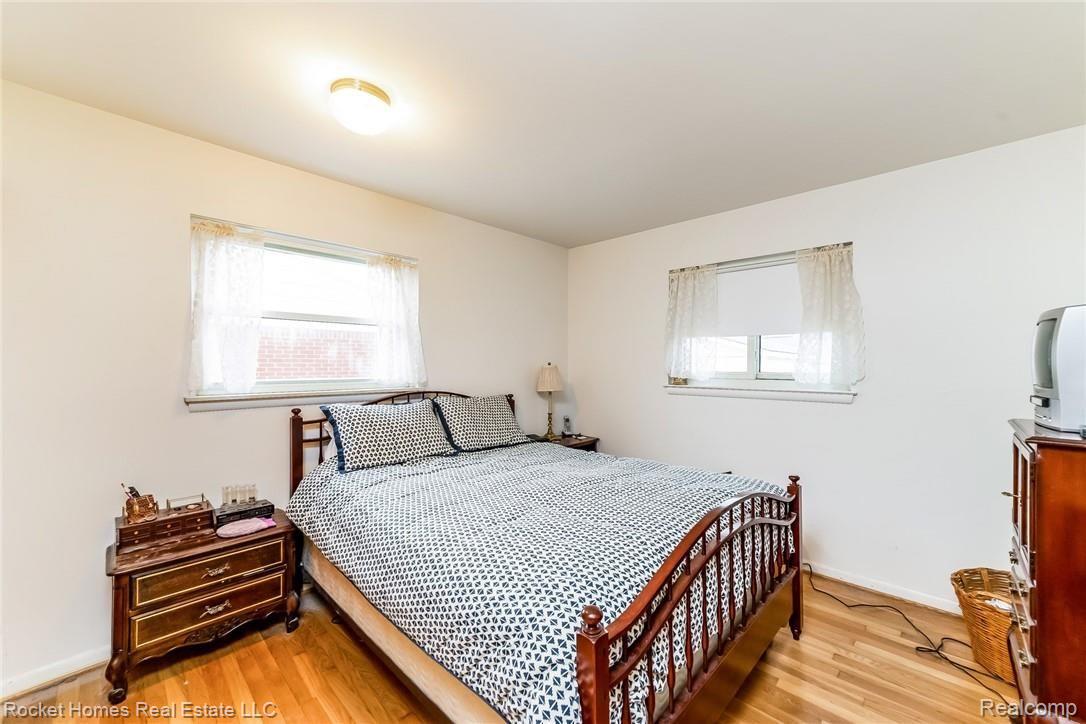 1821 Massoit Road Royal Oak, MI 48073 - Photo 11 of 26 010-photo-master-bedroom-6970309.jpg