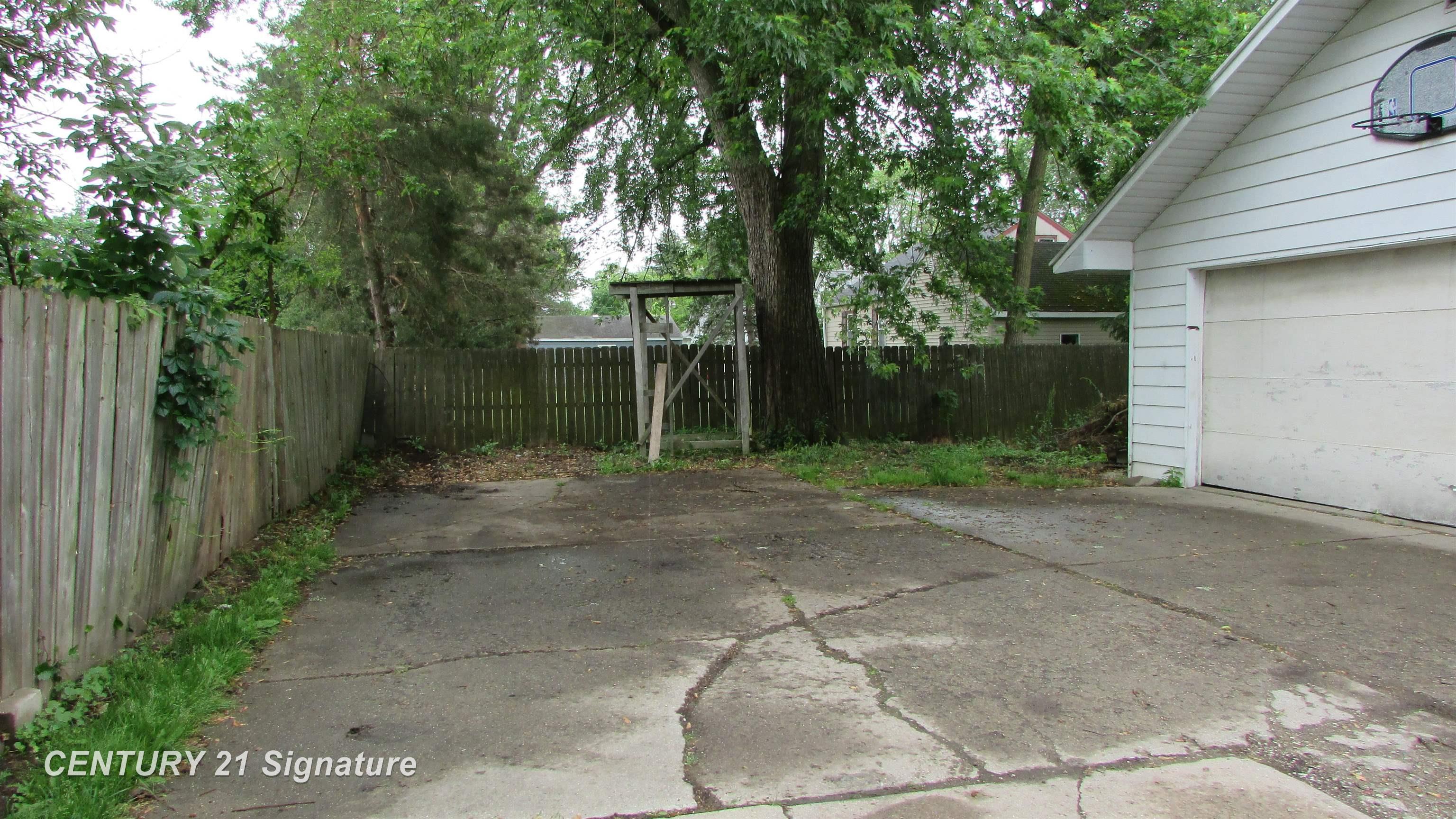 620 East Washington Road Freeland, MI 48623 - Photo 25 of 28