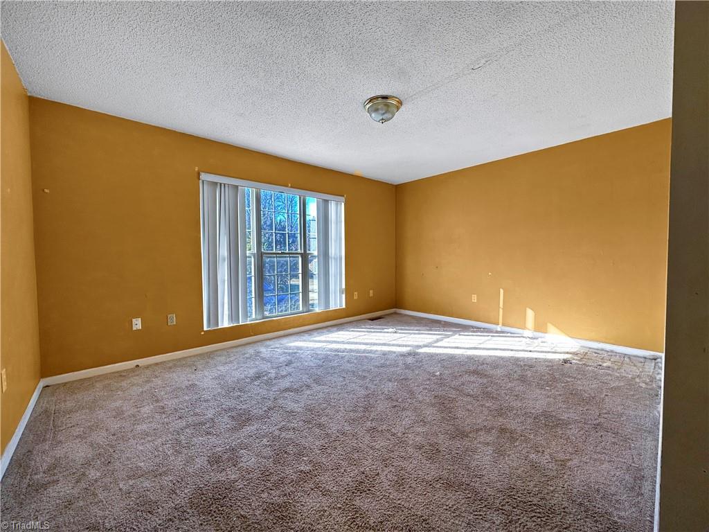 212 Thomas Street High Point, NC 27263 - Photo 5 of 22 Gallery Image 5