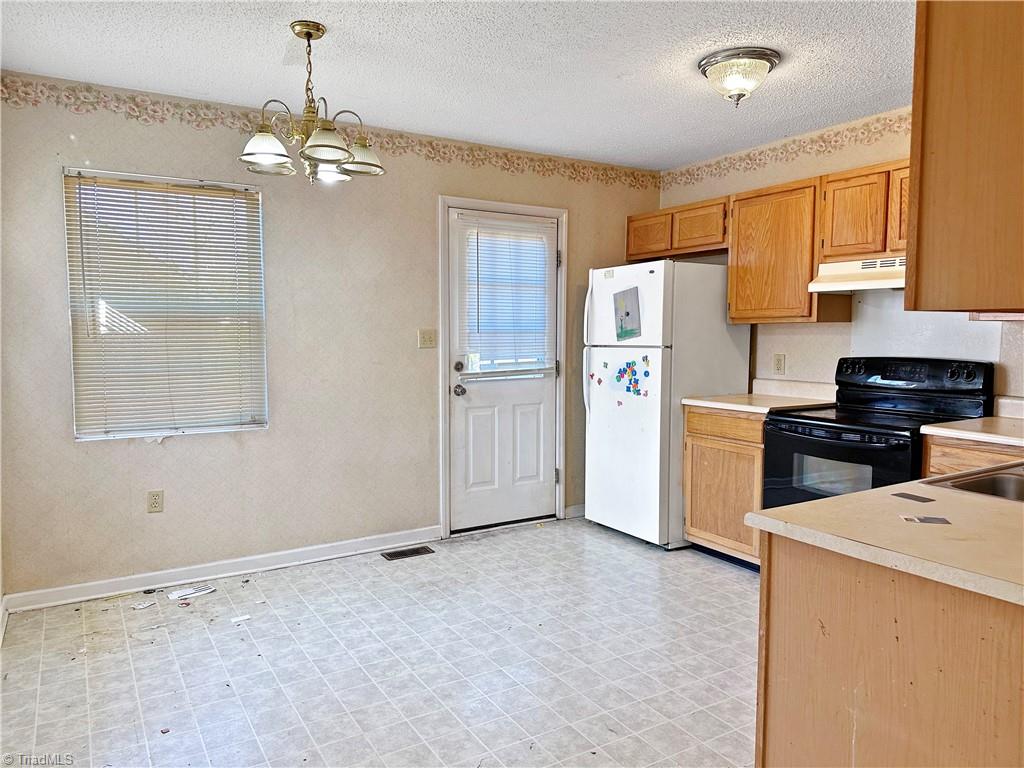 212 Thomas Street High Point, NC 27263 - Photo 8 of 22 Gallery Image 8