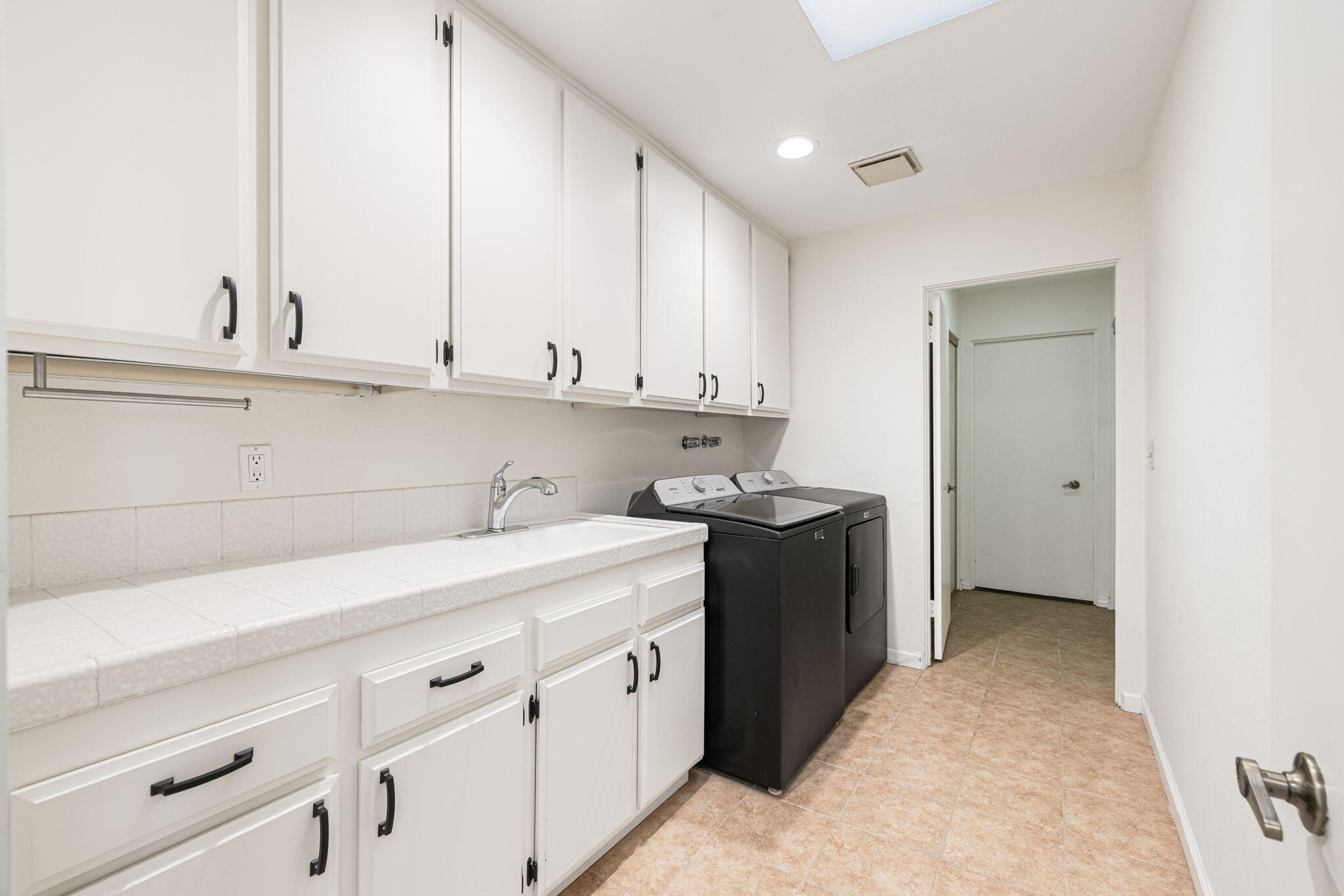 1 Rutgers Court Rancho Mirage, CA 92270 - Photo 30 of 39 Laundry Room