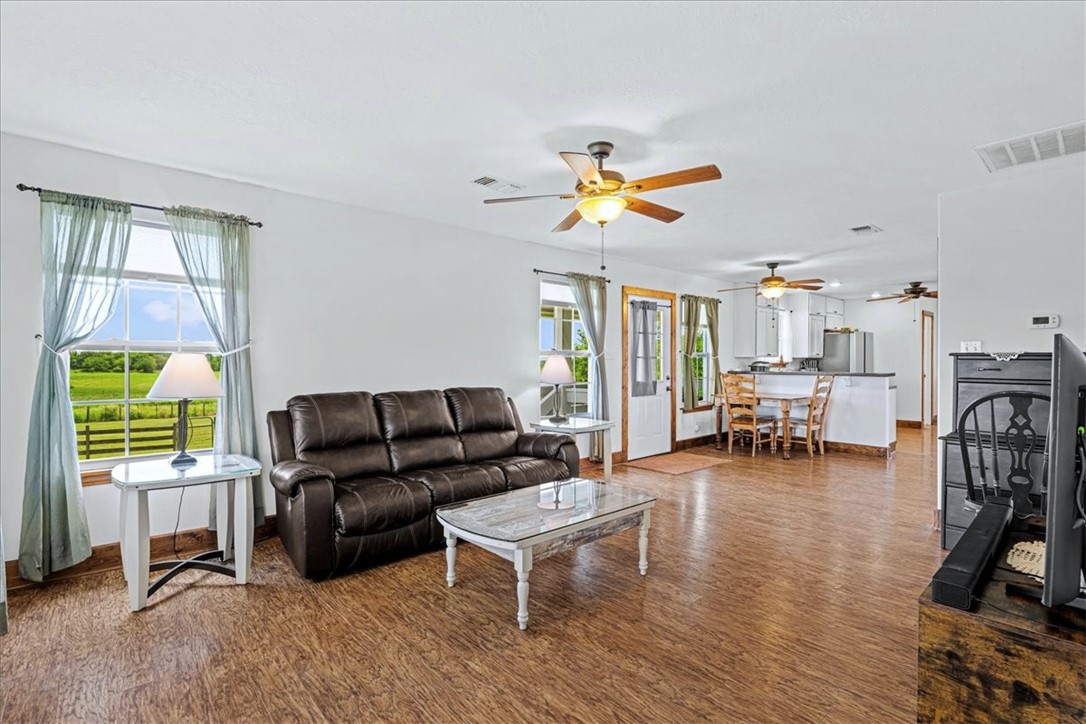8233 Quebe Road Brenham, TX 77833 - Photo 13 of 35