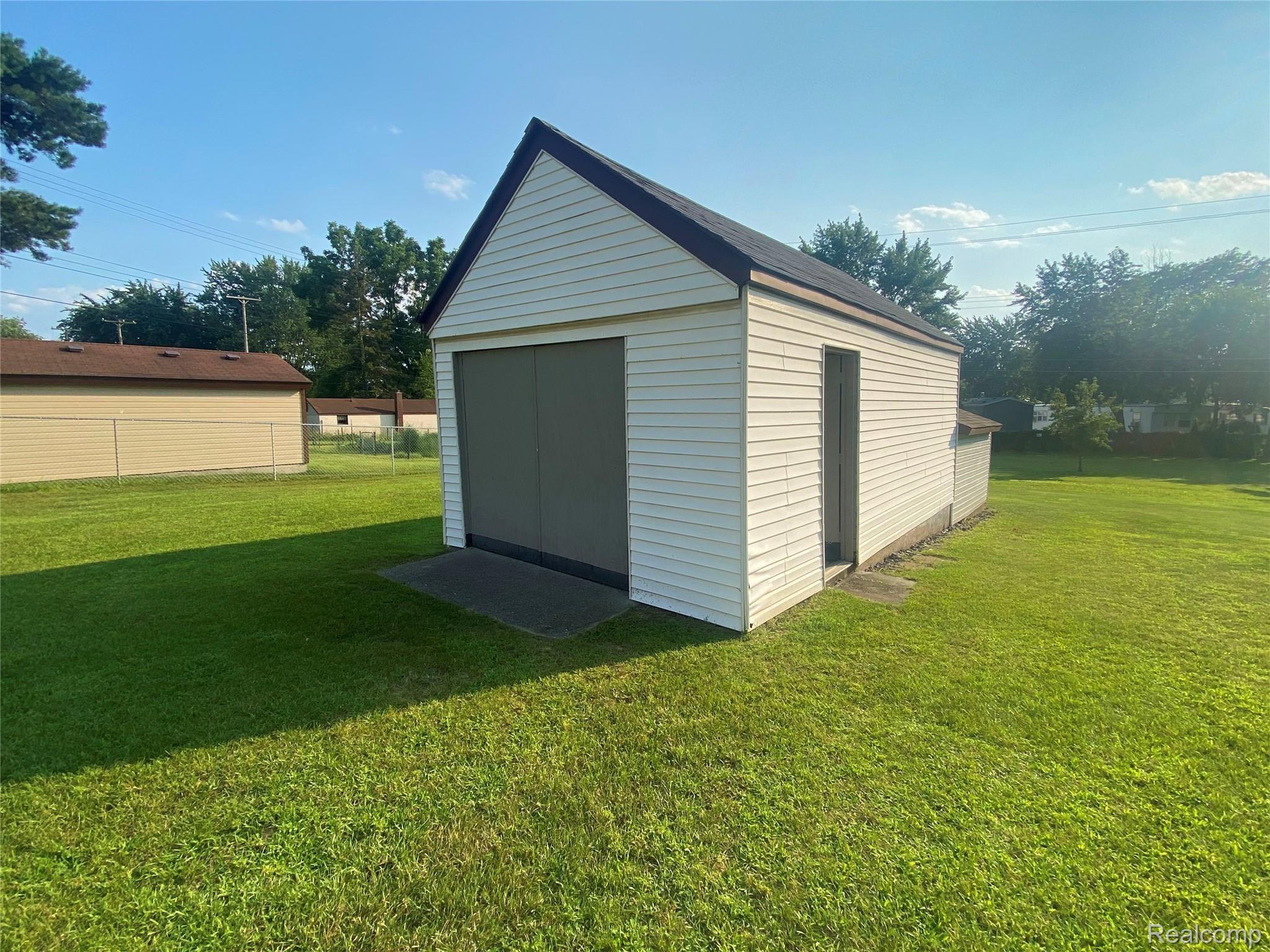 43341 Utica Road Sterling Heights, MI 48314 - Photo 15 of 18 Shed