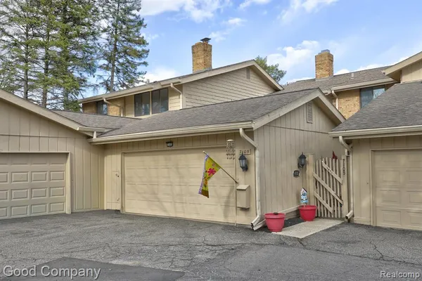 $300,000 | 7105 Pebble Park Drive, West Bloomfield, MI 48322