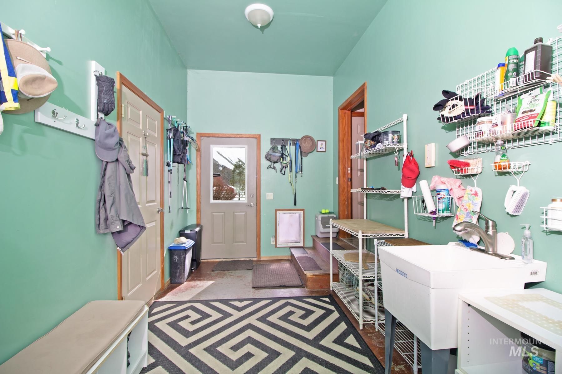 70 Tyler Drive Bellevue, ID 83313 - Photo 16 of 29 Laundry room with a sink