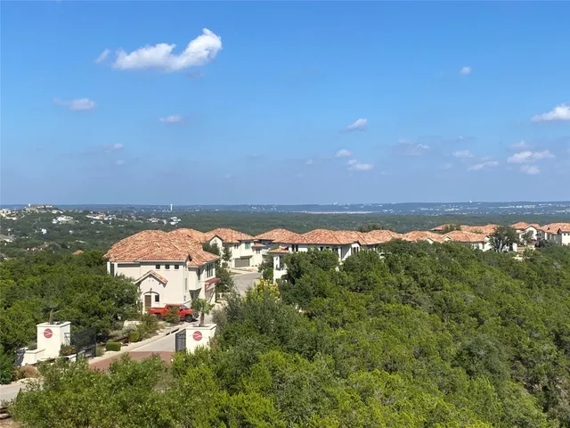 $715,000 | 205 Honey Creek Court, Lakeway, TX 78738