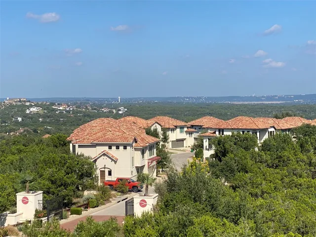 $715,000 | 205 Honey Creek Court, Lakeway, TX 78738