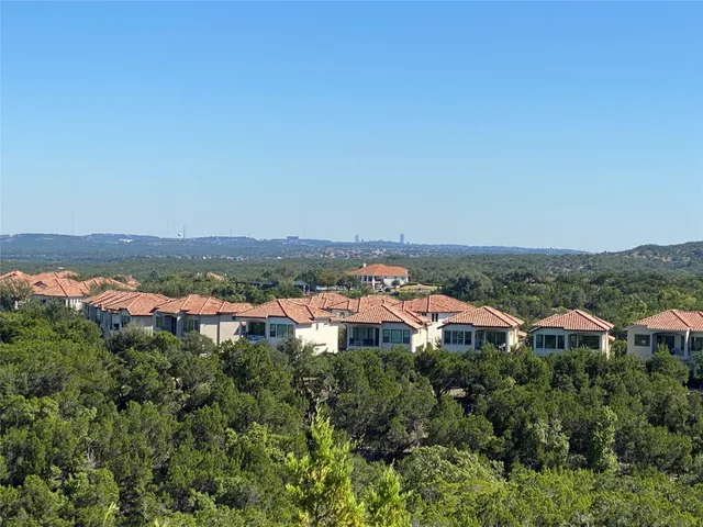 $715,000 | 205 Honey Creek Court, Lakeway, TX 78738