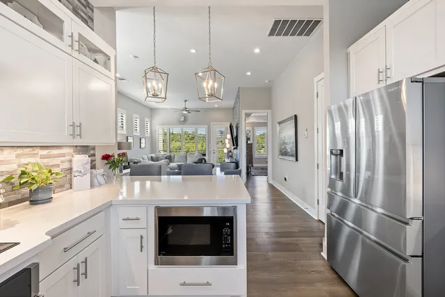 $715,000 | 205 Honey Creek Court, Lakeway, TX 78738