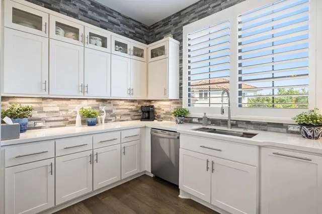 $715,000 | 205 Honey Creek Court, Lakeway, TX 78738