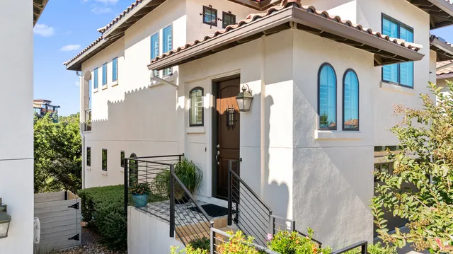 $715,000 | 205 Honey Creek Court, Lakeway, TX 78738