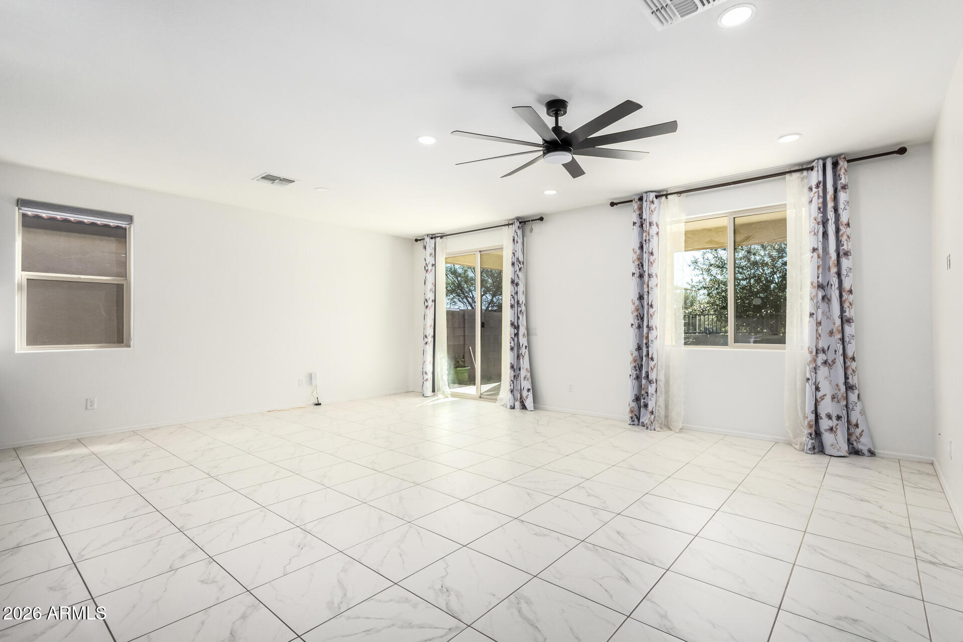 665 East Rojo Way Gilbert, AZ 85297 - Photo 5 of 29 5 - Rojo