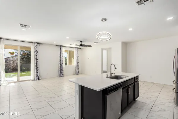 $2,800 | 665 East Rojo Way, Gilbert, AZ 85297