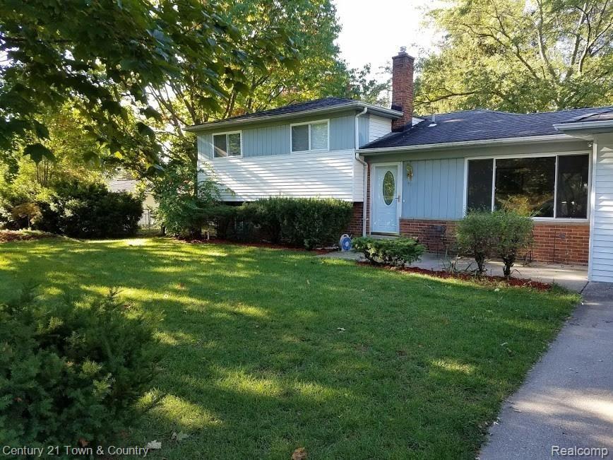 6321 Donaldson Road Troy, MI 48085 - Photo 1 of 17 front Patio.jpg