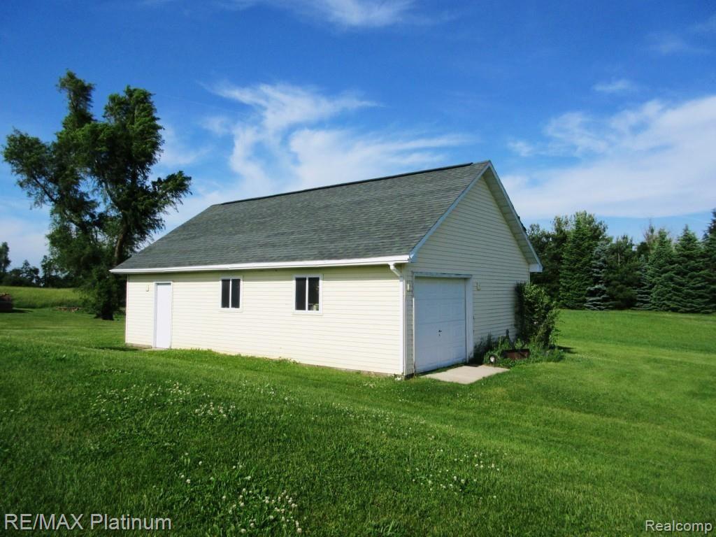 7078 North Fowlerville Road Fowlerville, MI 48836 - Photo 40 of 43