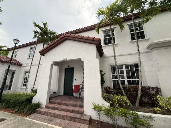 $3,350 | 9572 Southwest 169th Place, Unit MAIN, Miami, FL 33196