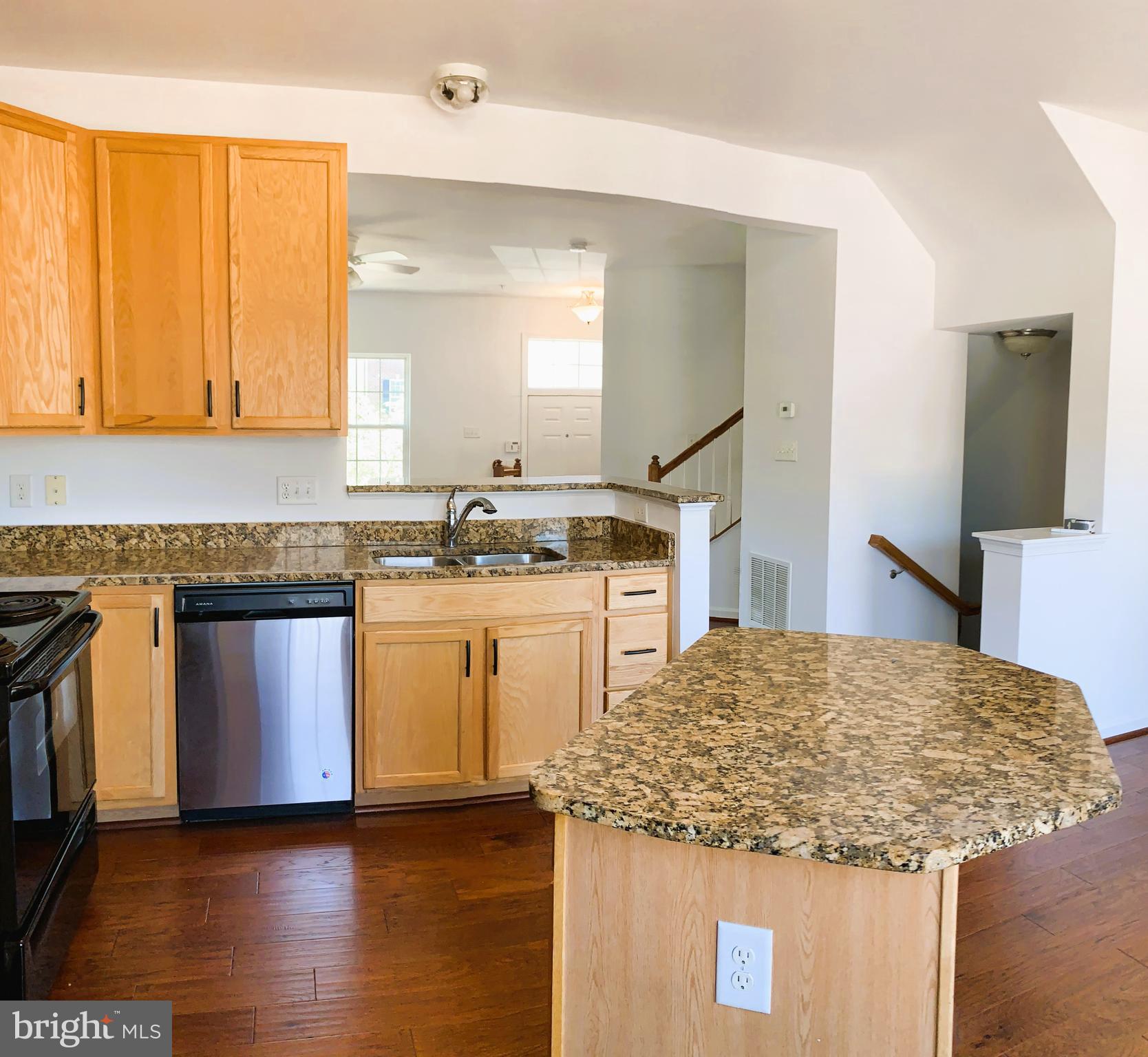 2052 Spring Run Circle Frederick, MD 21702 - Photo 12 of 31