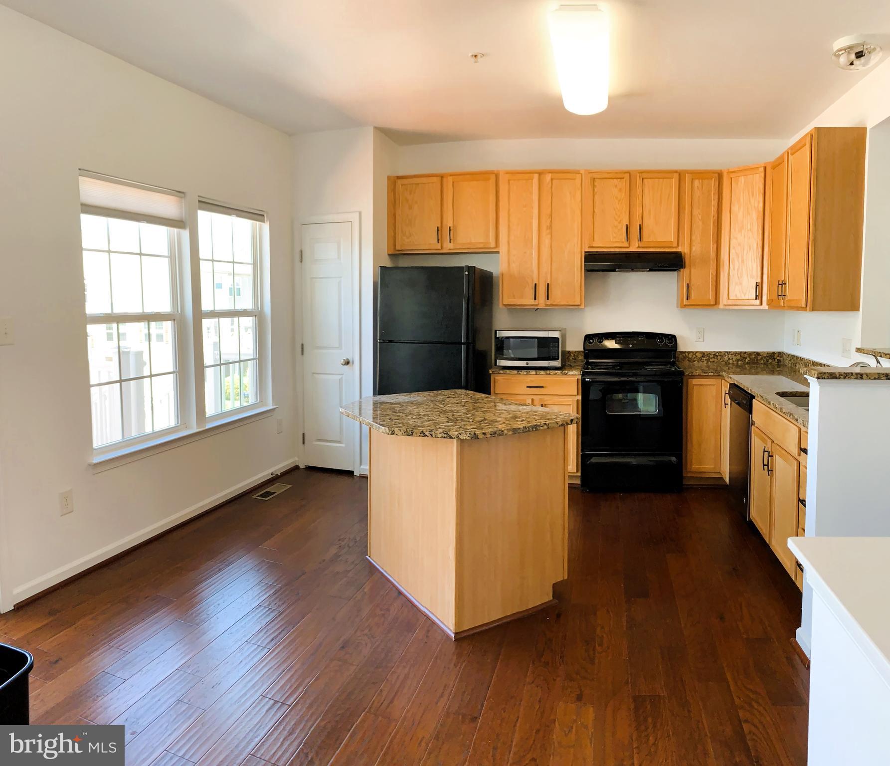 2052 Spring Run Circle Frederick, MD 21702 - Photo 13 of 31 Kitchen