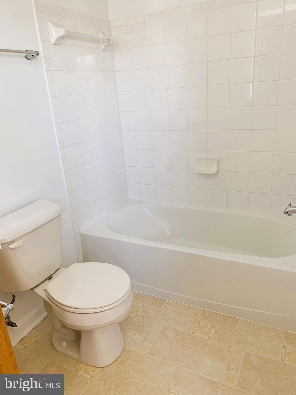 2052 Spring Run Circle Frederick, MD 21702 - Photo 18 of 31 Primary Bedroom Full Bath