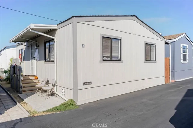 a house view with a outdoor space
