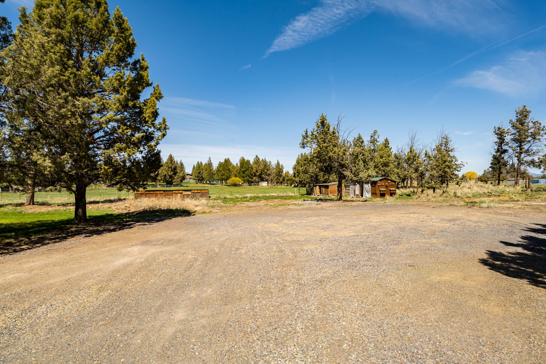 22070 Erickson Road Bend, OR 97701 - Photo 30 of 37 JH5_9188