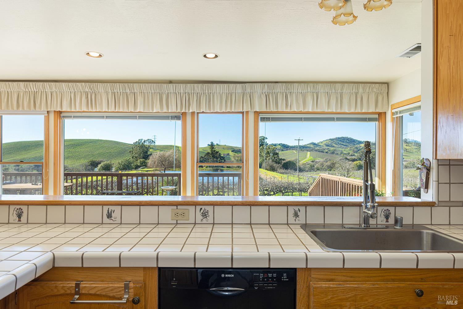 1289 Duhig Road Napa, CA 94559 - Photo 19 of 71