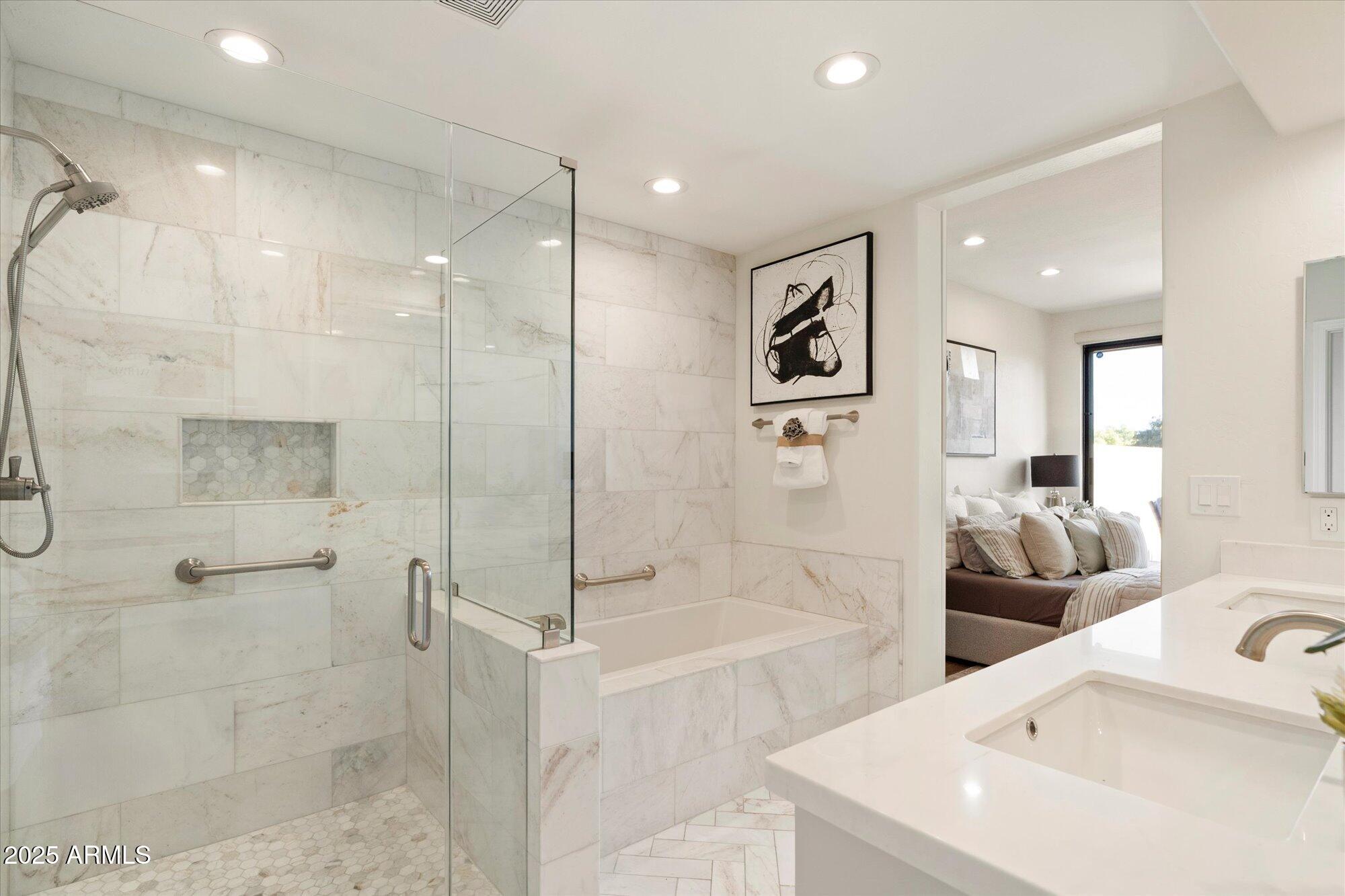 7955 East Chaparral Road, Unit 17 Scottsdale, AZ 85250 - Photo 23 of 57 Primary Bath with seperate Shower