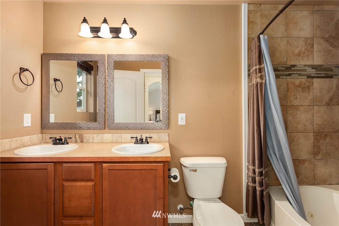 4915 Northeast 5th Street Renton, WA 98059 - Photo 13 of 22 Gallery Image 13