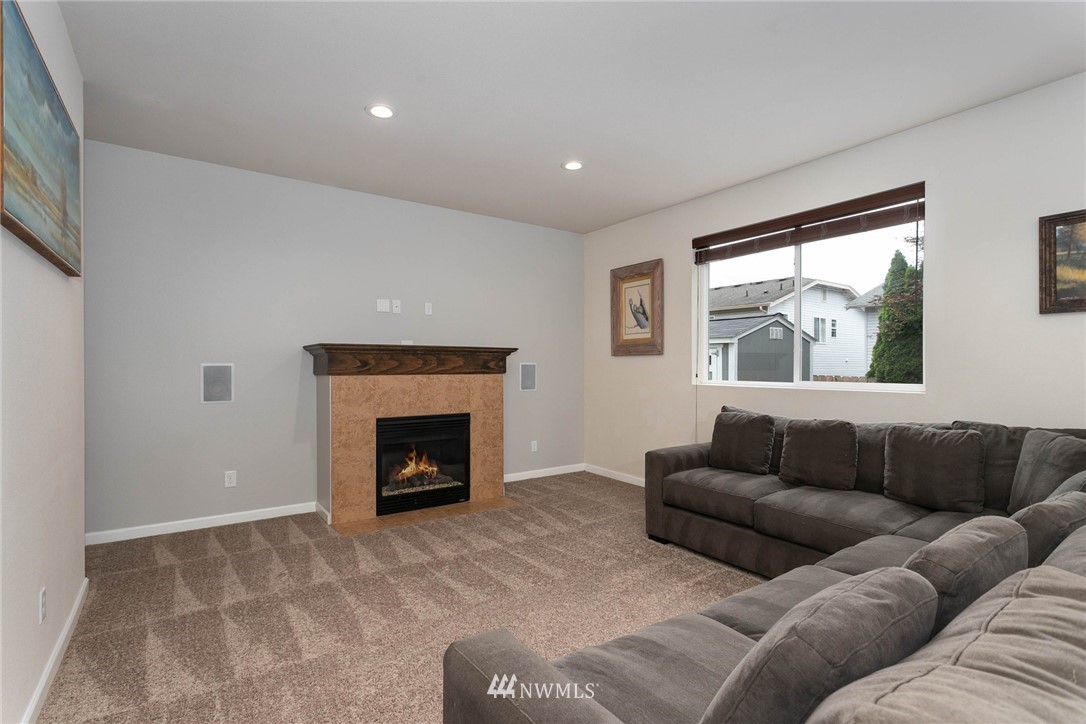 4915 Northeast 5th Street Renton, WA 98059 - Photo 3 of 22 Gallery Image 3