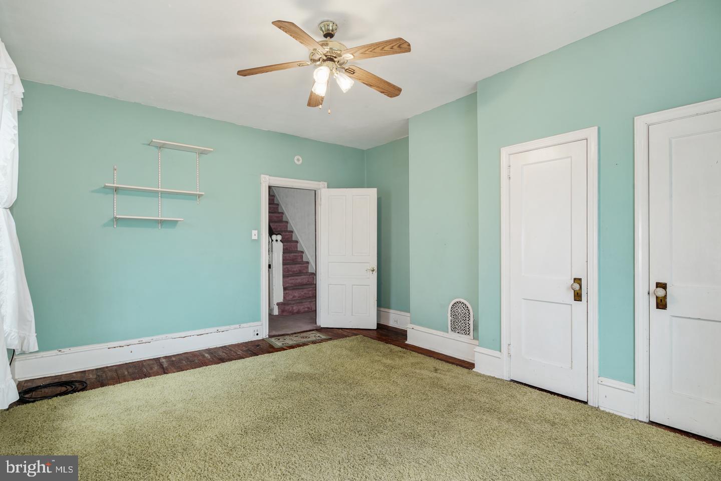 126 Rochelle Avenue Philadelphia, PA 19128 - Photo 26 of 34 Large front bedroom