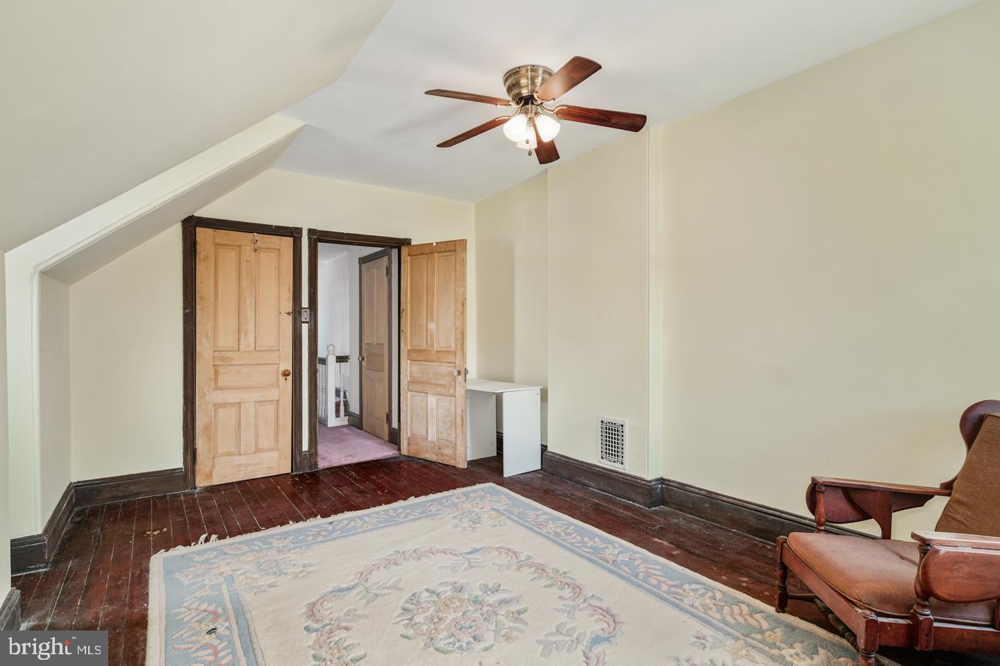 126 Rochelle Avenue Philadelphia, PA 19128 - Photo 30 of 34 Third floor front bedroom