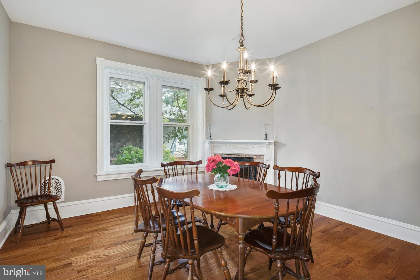 126 Rochelle Avenue Philadelphia, PA 19128 - Photo 9 of 34 Formal dining room
