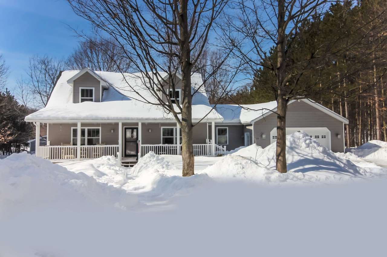10100 South Maple City Road Maple City, MI 49664 - Photo 35 of 38 1884944-34.JPG