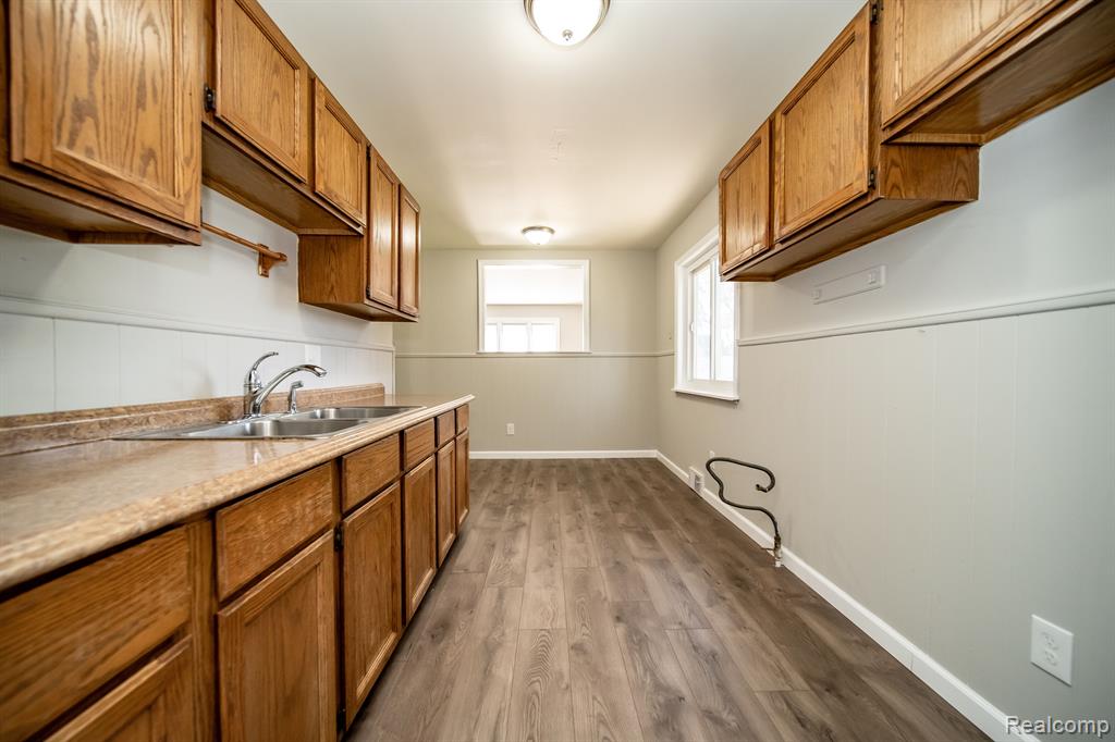 8233 Stephens Center Line, MI 48015 - Photo 14 of 48 Gallery Image 14