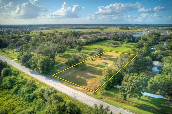 a view of a tennis court