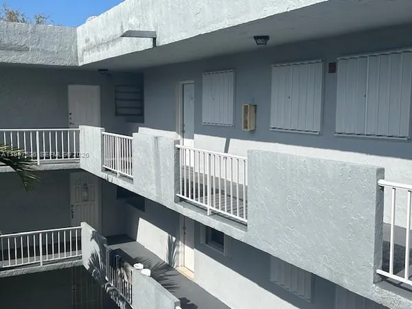 $2,300 | 1725 West 60th Street, Unit F316, Hialeah, FL 33012