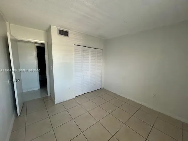 $2,300 | 1725 West 60th Street, Unit F316, Hialeah, FL 33012