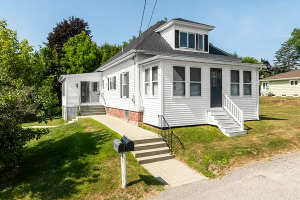 $299,999 | 9 Nash Street, Lewiston, ME 04240