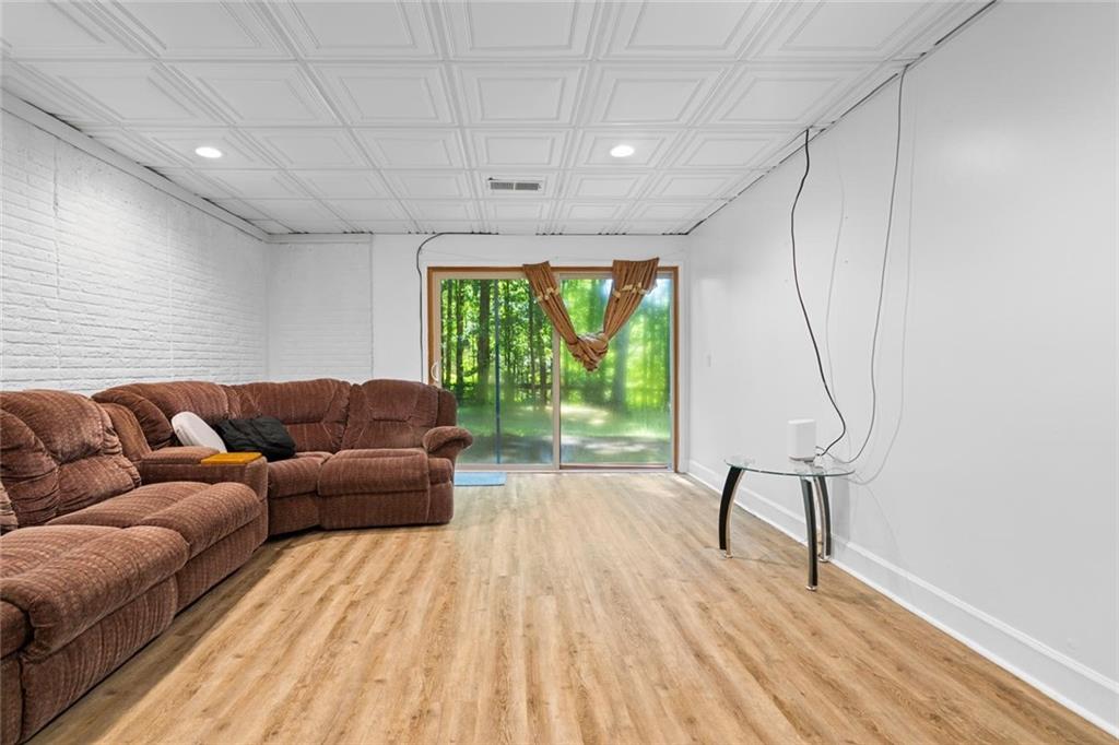10560 Haynes Bridge Road Alpharetta, GA 30022 - Photo 14 of 60 Gallery Image 14