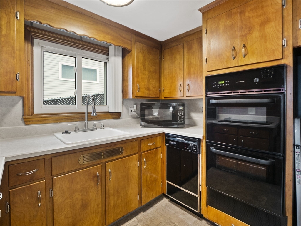 73 Ridge Road Revere, MA 02151 - Photo 11 of 42