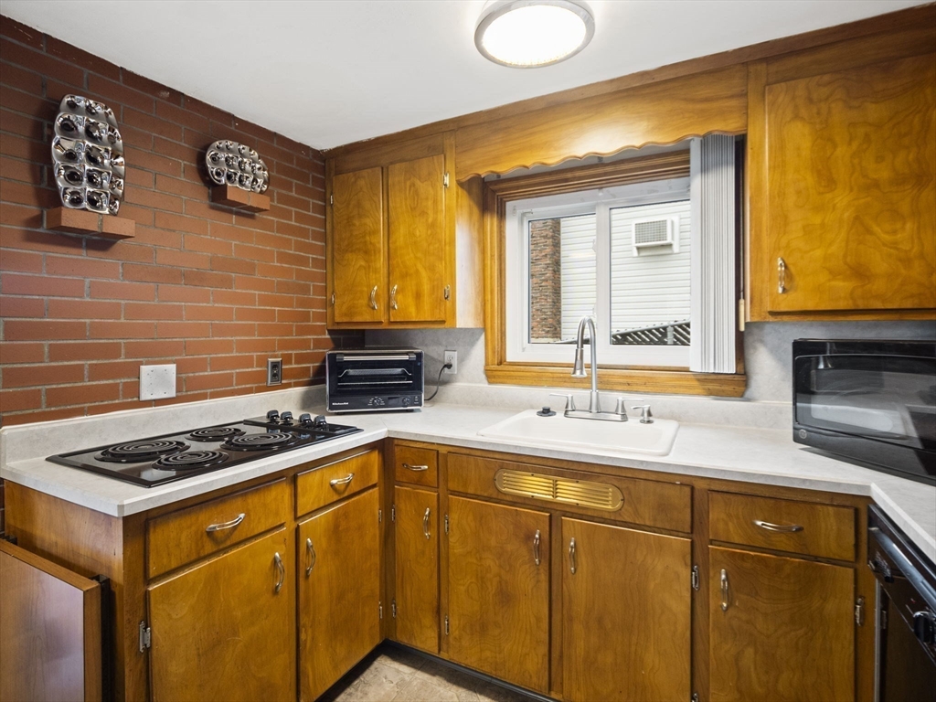 73 Ridge Road Revere, MA 02151 - Photo 10 of 42