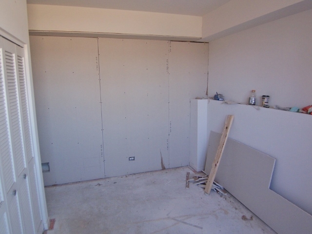 1663 West Turtle Creek Lane Round Lake, IL 60073 - Photo 20 of 25 a view of room and closet