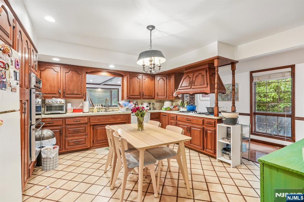 108 Morningside Road Paramus, NJ 07652 - Photo 12 of 45