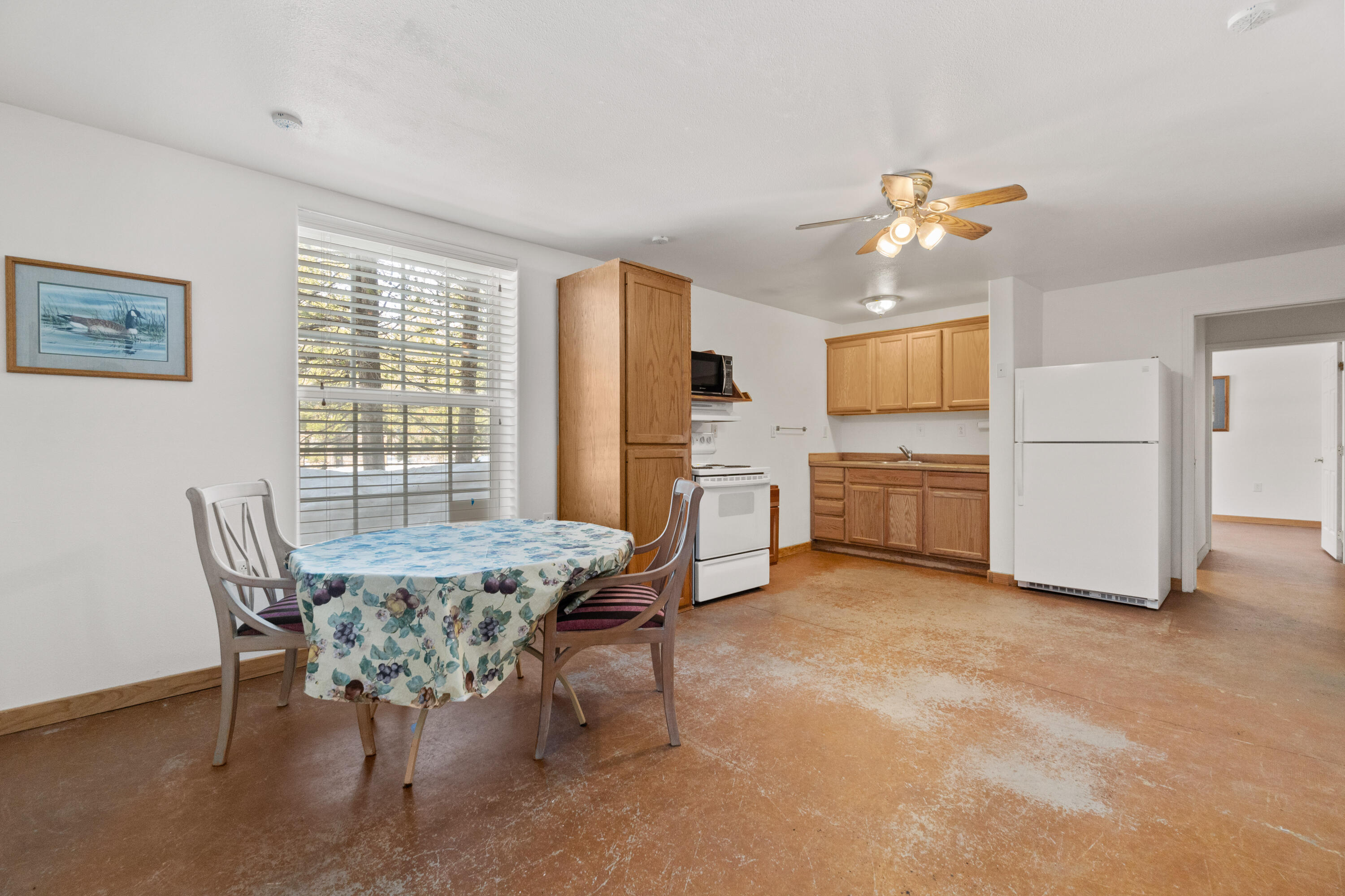 53568 Day Road La Pine, OR 97739 - Photo 2 of 13 2
